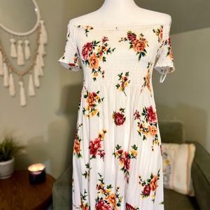 ❌ SOLD ❌ OFF THE SHOULDER SHIFT DRESS